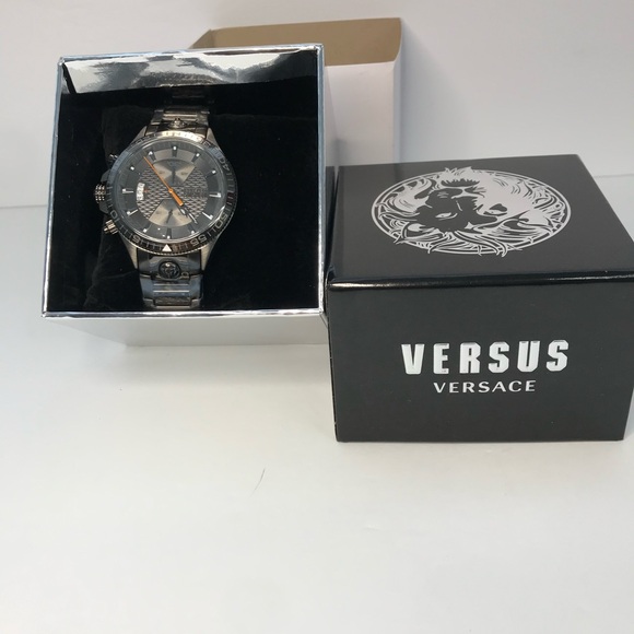 New VERSUS VERSACE Gents Griffith Watch VSPZZ062 - Picture 13 of 13